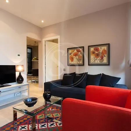 Acogedor Apartamento Junto A Sagrada Familia Barcelona Exterior photo